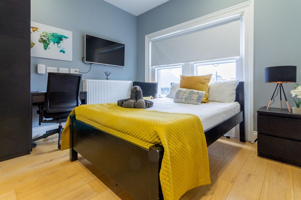 Property photo 2 of 7 Img_8100-Hdr.Jpg