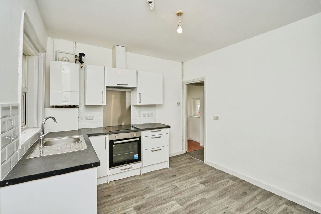 Property photo 3 of 13 Kitchen/Diner