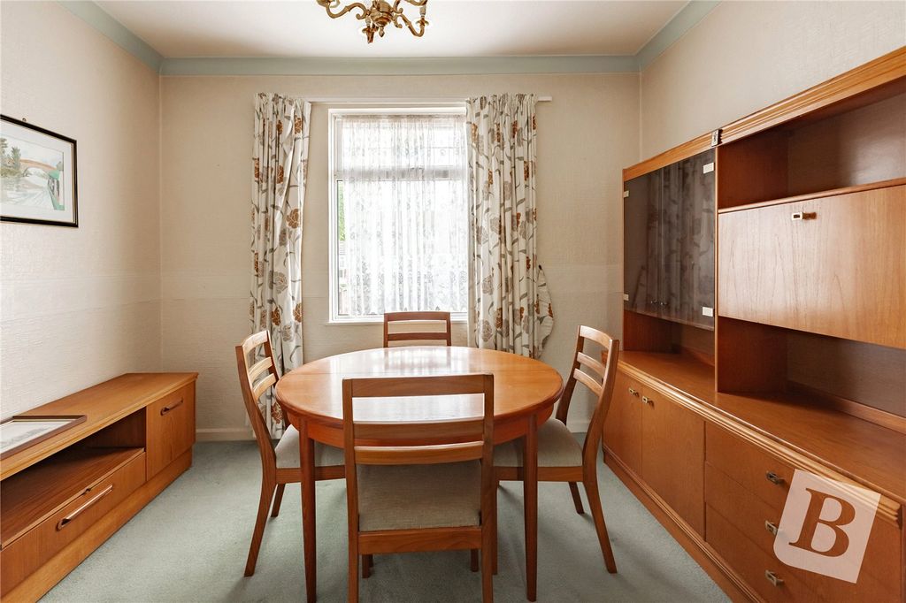 Property photo 3 of 18 Dining Area