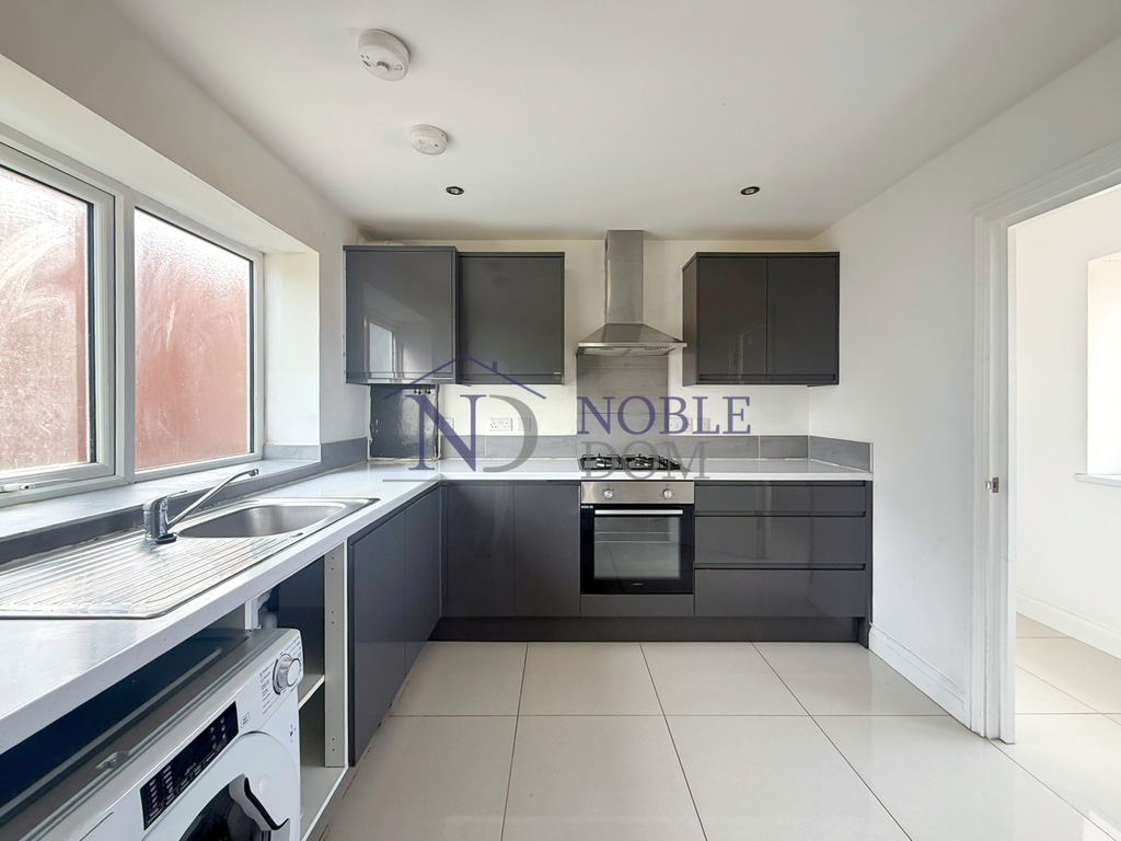 Property photo 1 of 9 2 Bedroom Flat In Hounslow