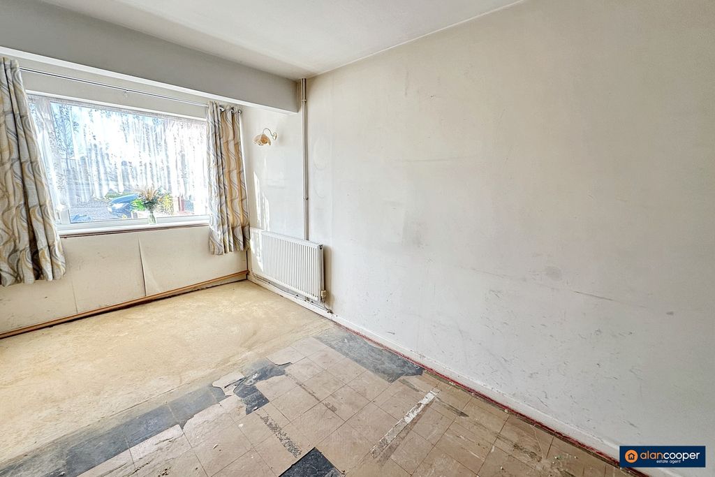 Property photo 3 of 12 3636255