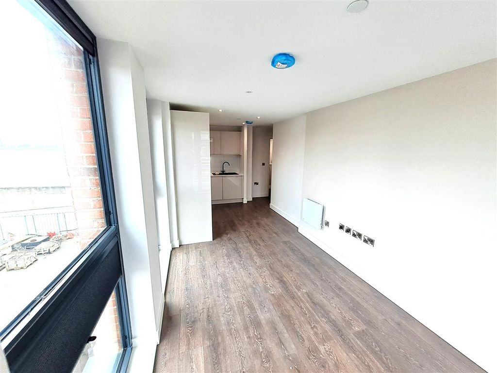 Property photo 2 of 10 Marketing - Un Furn 1.Jpg
