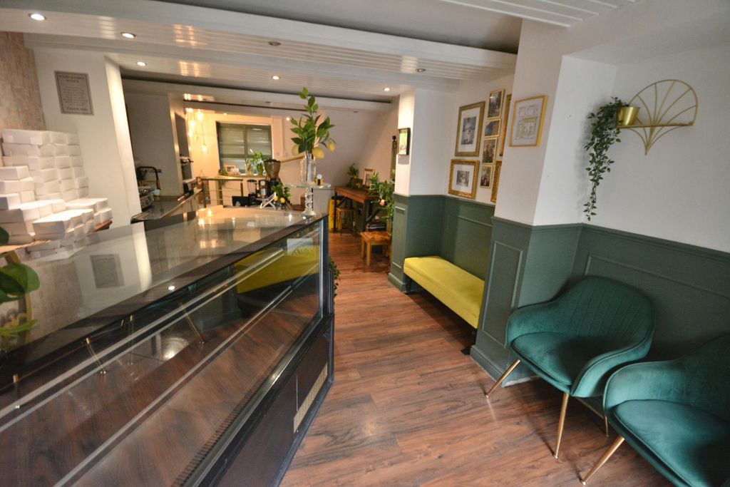 Property photo 3 of 11 Ground Floor