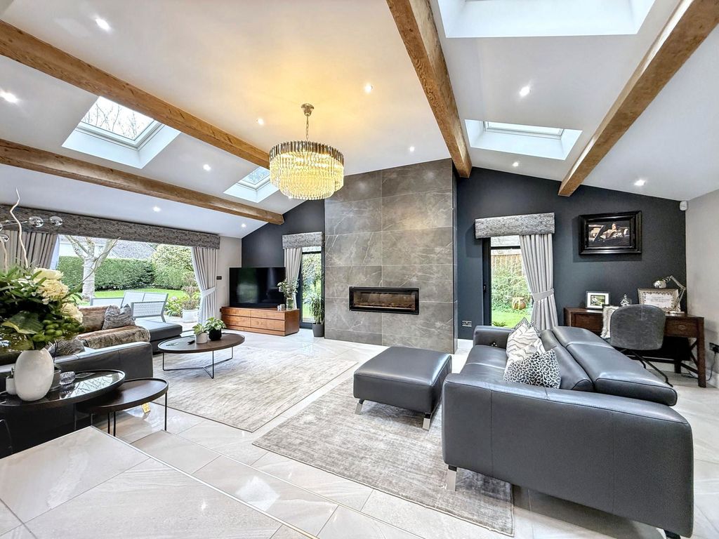 Property photo 3 of 43