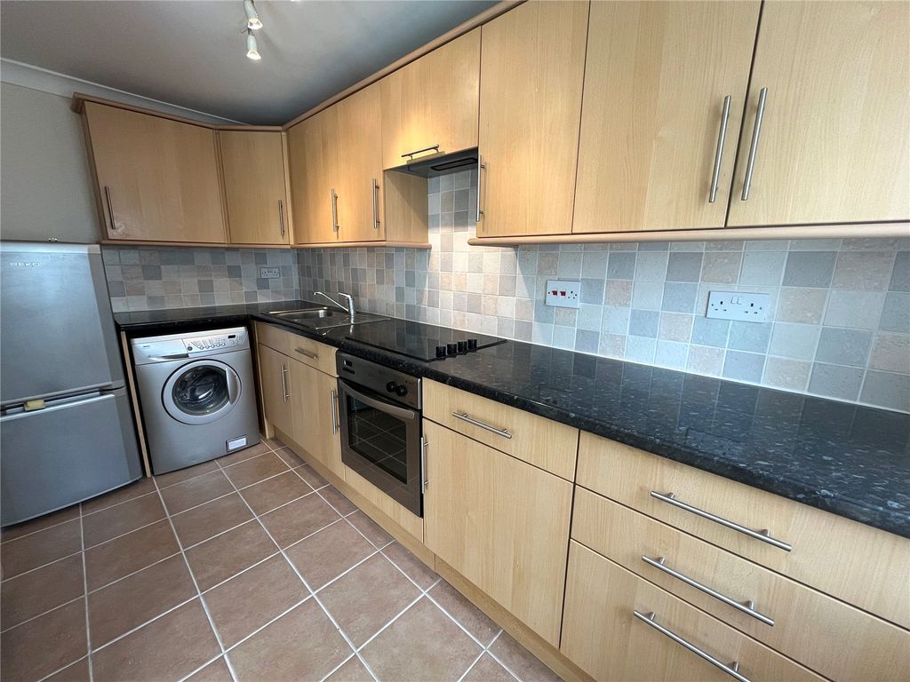 Property photo 3 of 11 Picture No. 01