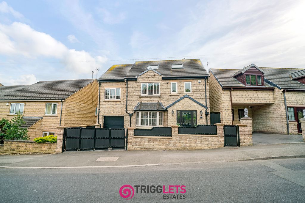 Property photo 1 of 41