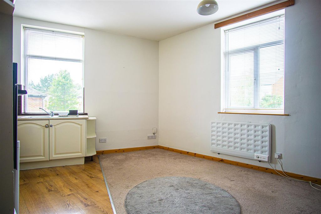 Property photo 2 of 7 Reception / Kitchen