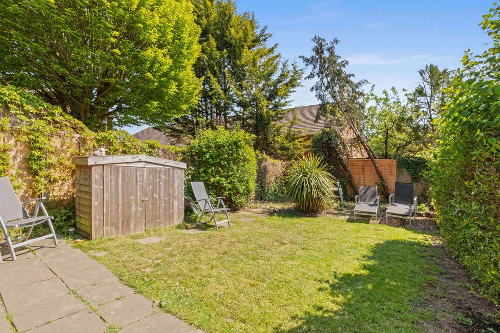 Property photo 3 of 15 1A Chapel Rd, Hp10 9Aa (Low Res)-12