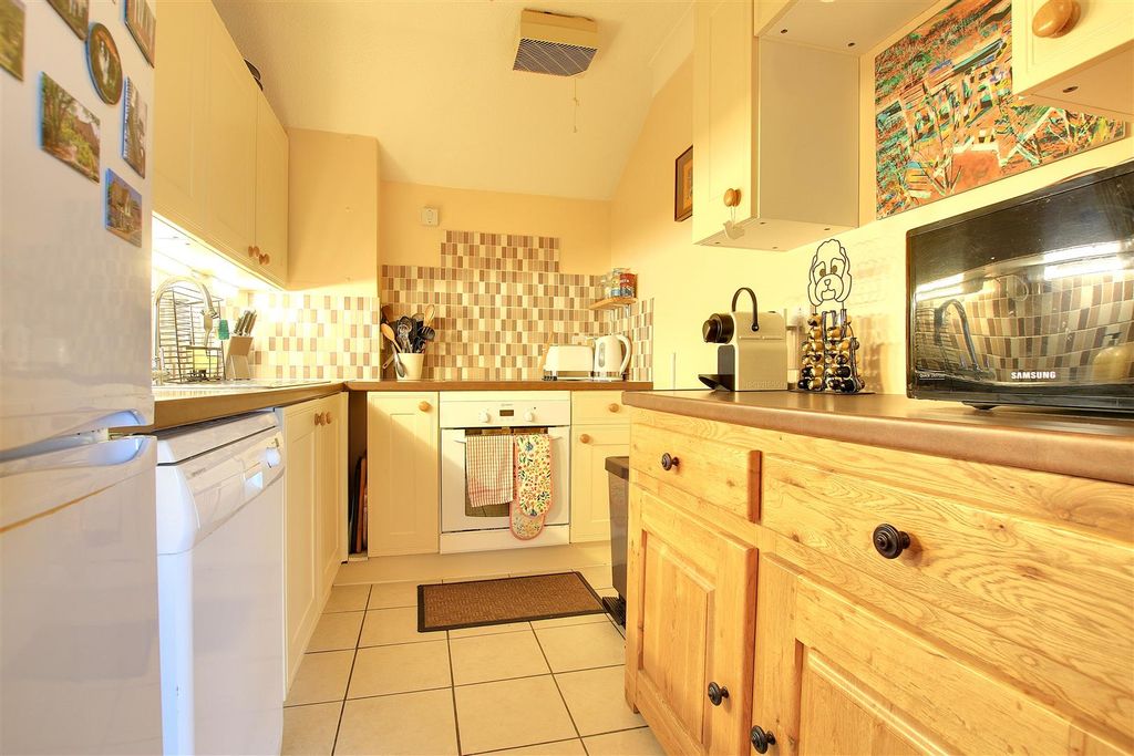 Property photo 3 of 11 Img_6751-Img_6753.Jpg