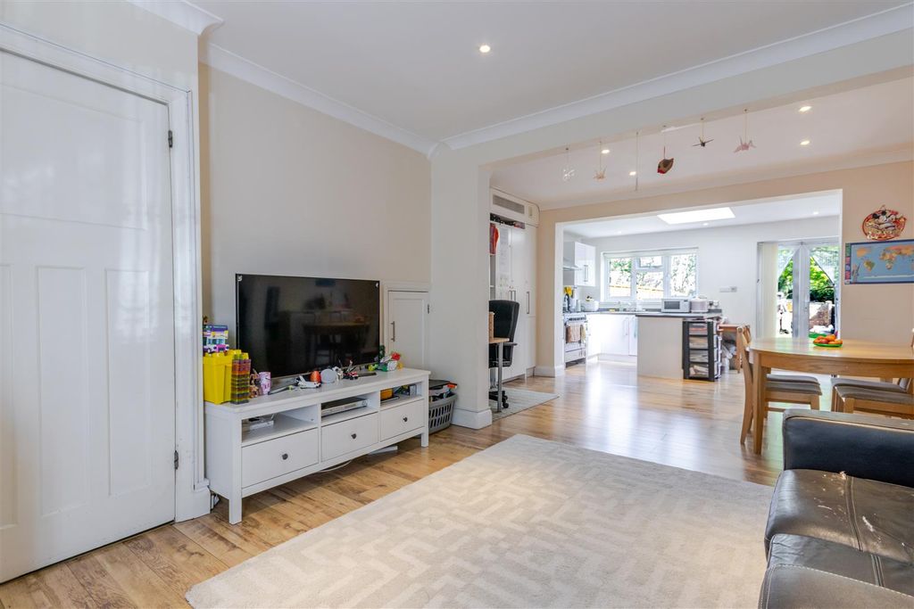 Property photo 2 of 18