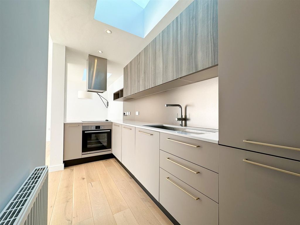 Property photo 2 of 13 Kitchen
