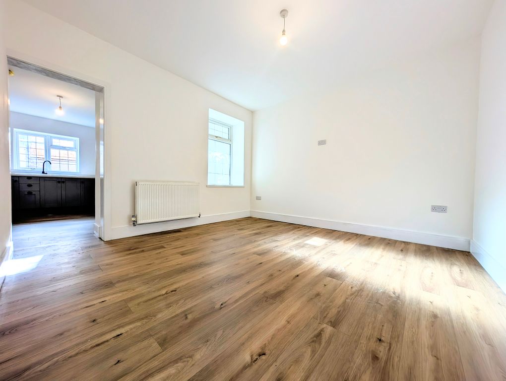 Property photo 3 of 6 Dining Room