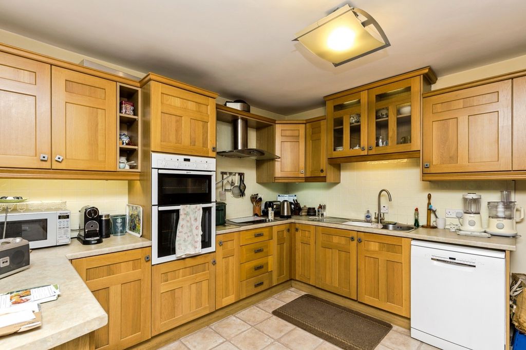 Property photo 3 of 16 Pbox-Img.Jpg
