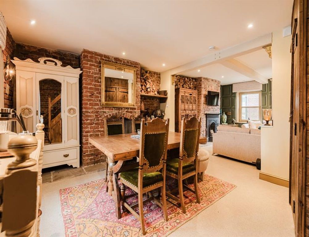 Property photo 3 of 24