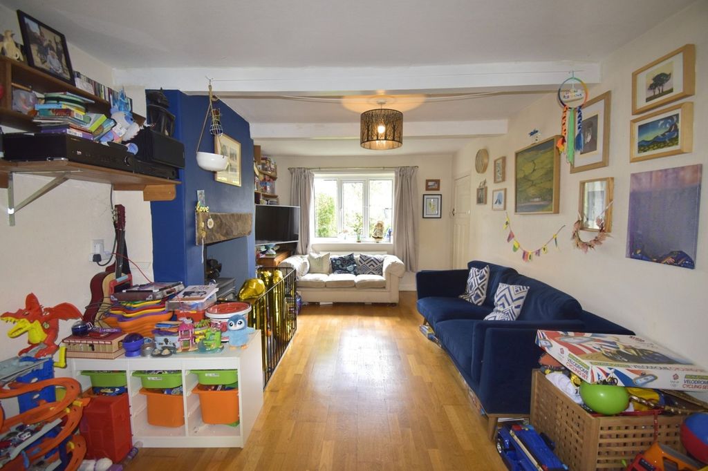Property photo 3 of 12 Sitting Room