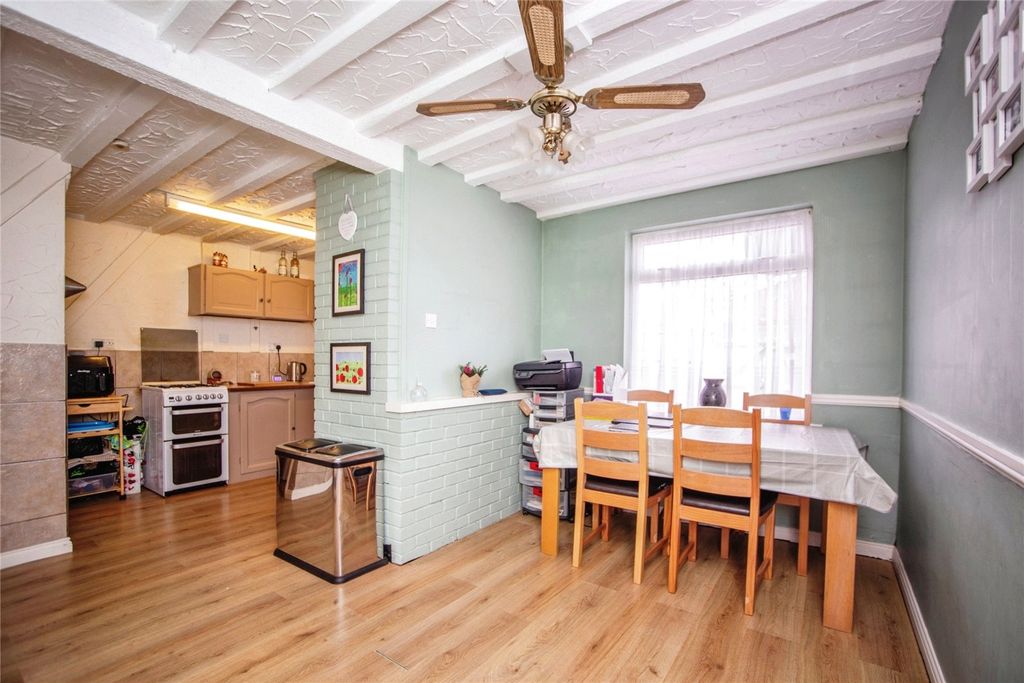 Property photo 3 of 14 Photography