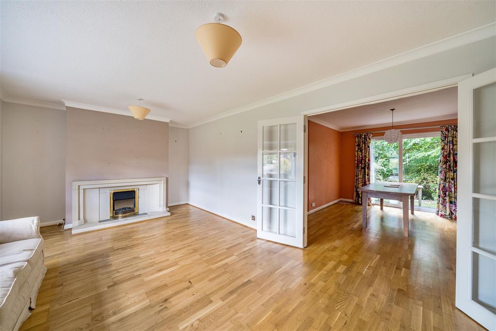 Property photo 2 of 20 Sitting Room