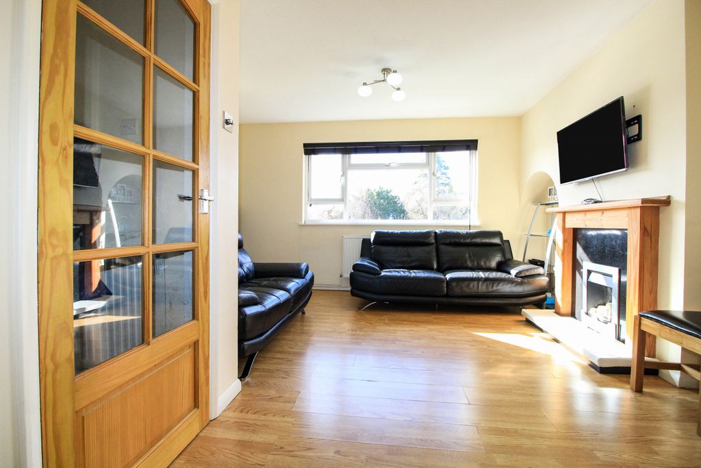 Property photo 2 of 18 Gallery