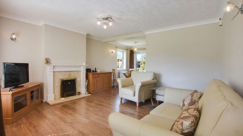 Property photo 2 of 30