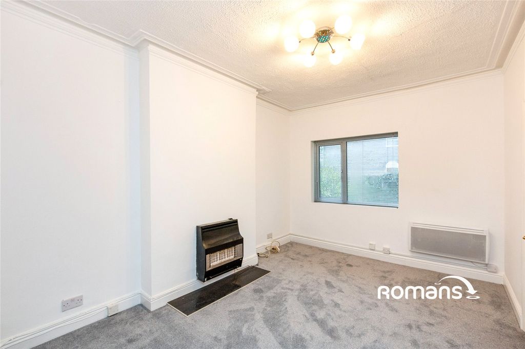 Property photo 2 of 8 Picture No. 23