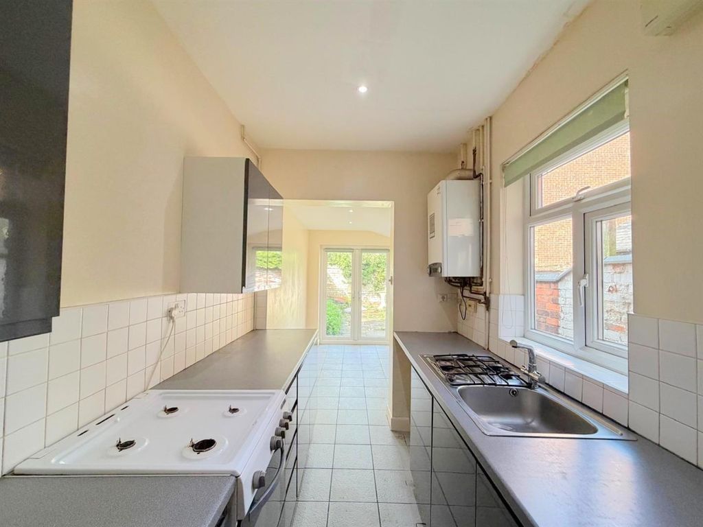 Property photo 3 of 11 Kitchen / Utility