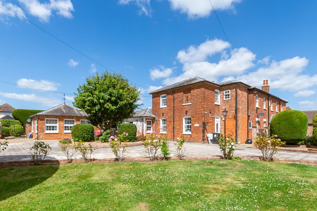Property photo 1 of 19