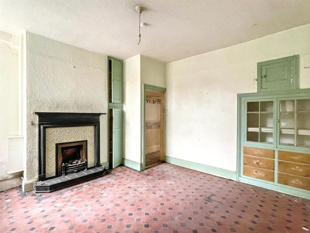 Property photo 3 of 25 Dining Room