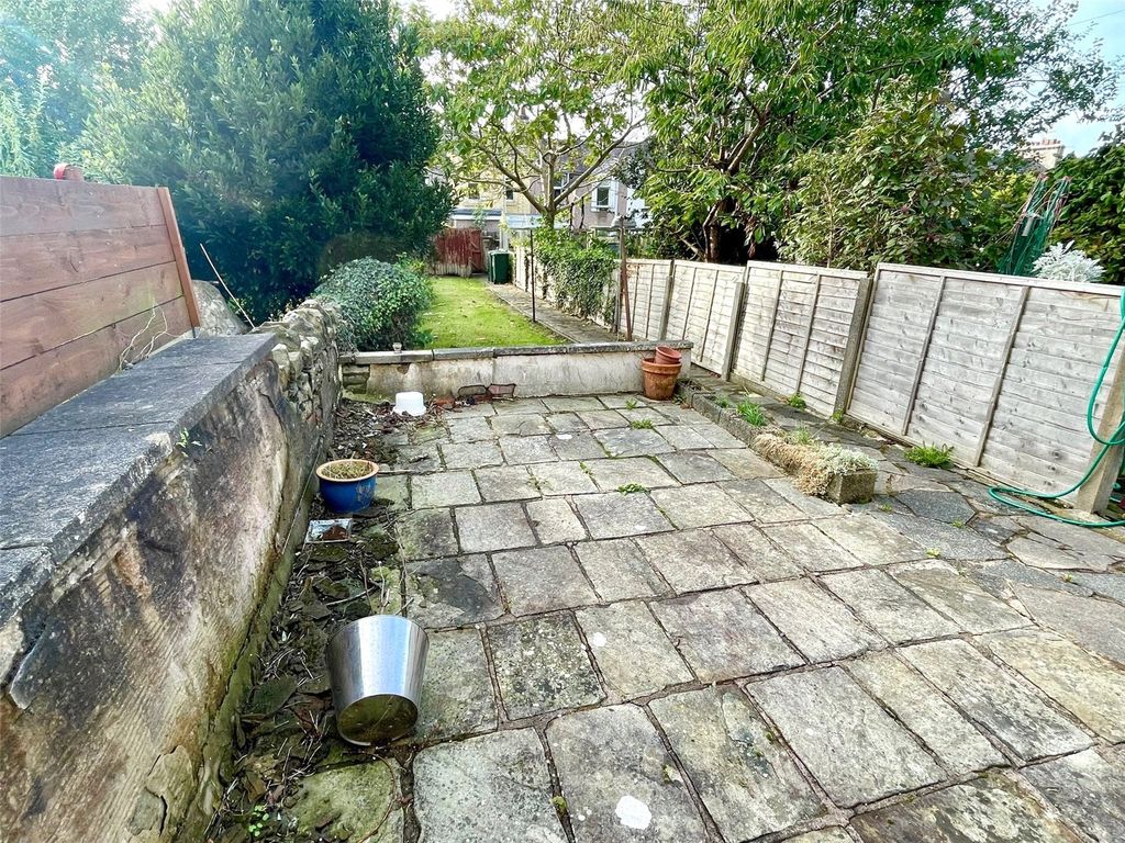 Property photo 3 of 17 Garden