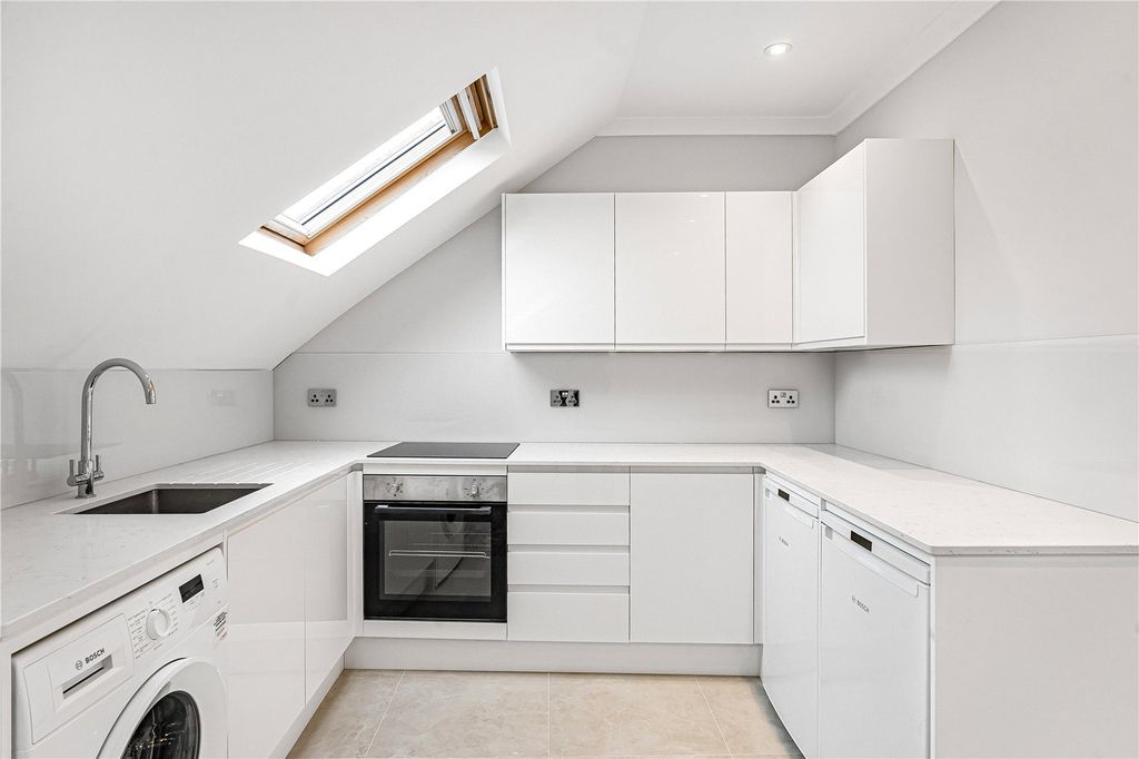 Property photo 3 of 17 Kitchen
