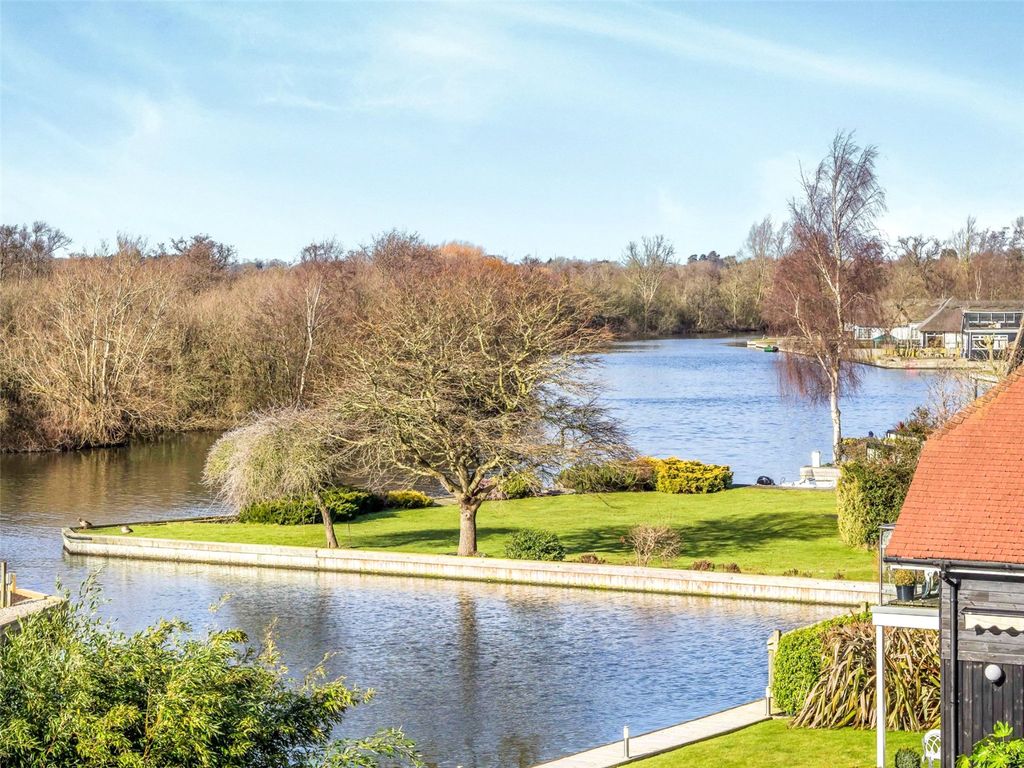 Property photo 2 of 34 Picture No. 31