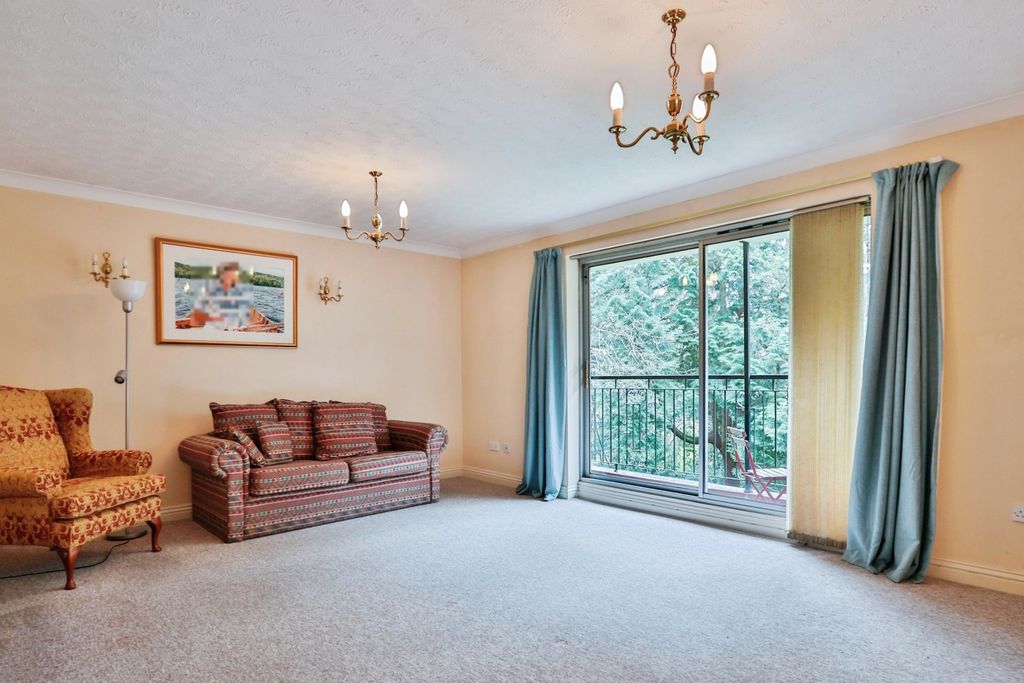 Property photo 2 of 17 Photo