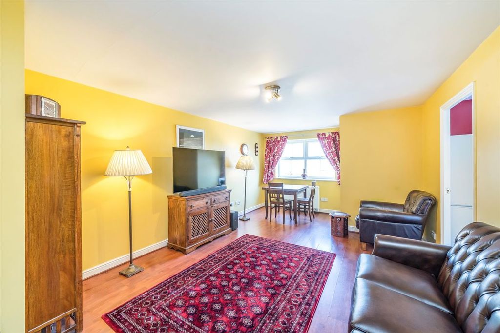 Property photo 2 of 8