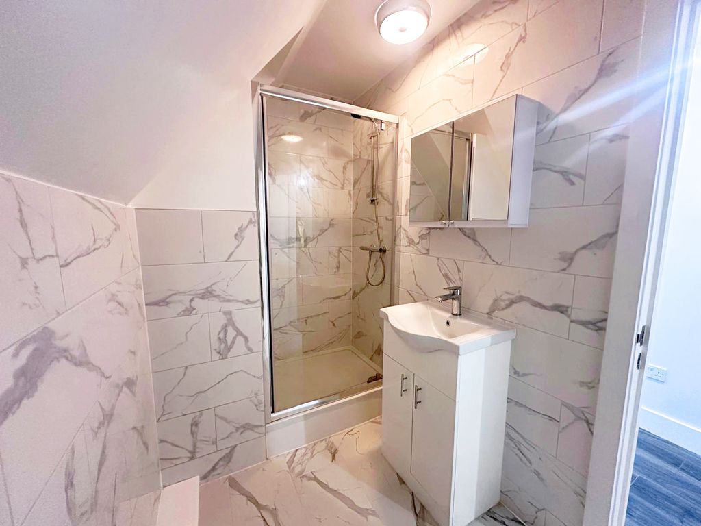 Property photo 3 of 5 Bathroom