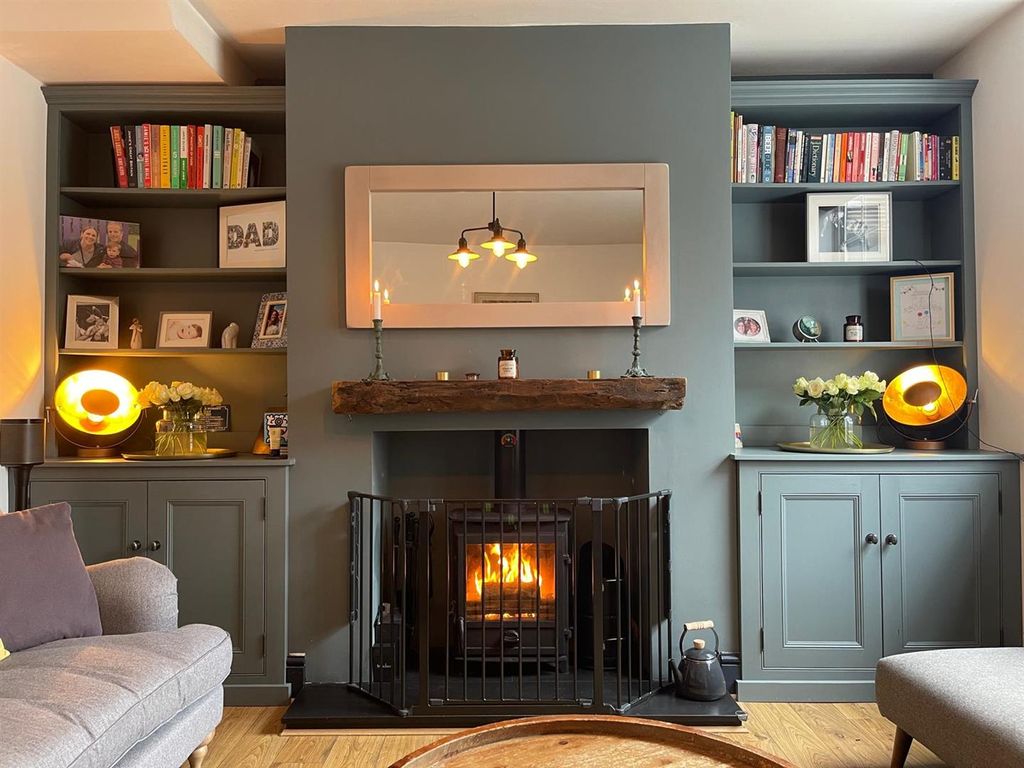 Property photo 2 of 35 Living Room