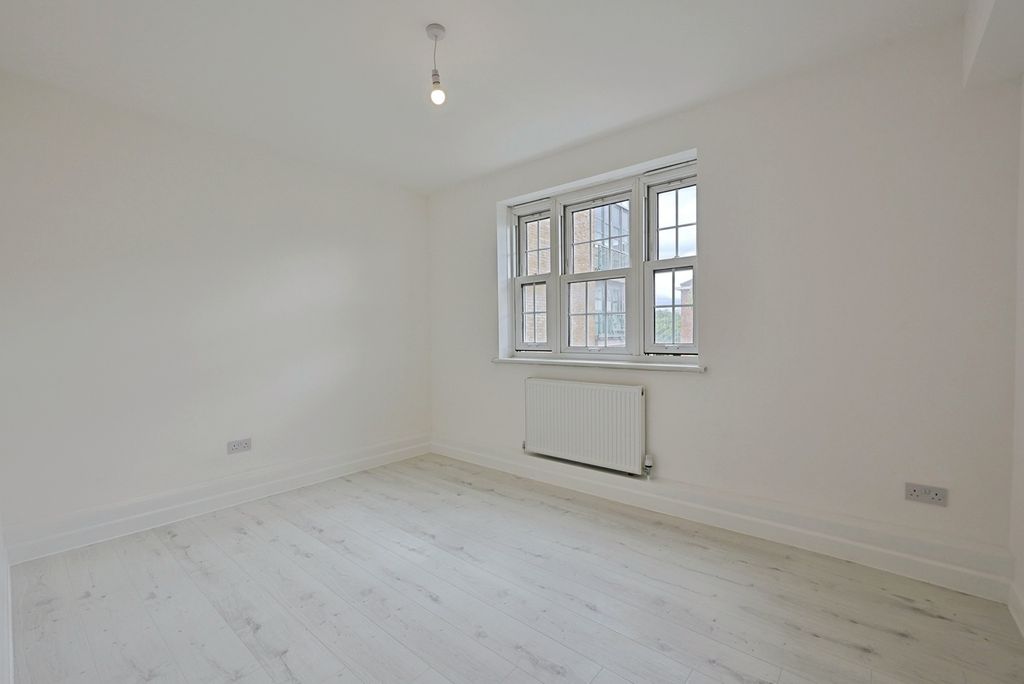 Property photo 2 of 18 Pbox-Img.Jpg