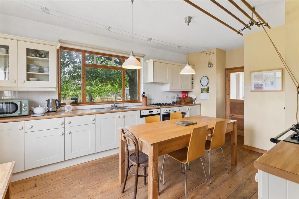 Property photo 2 of 39 Kitchen/Breakfast Room