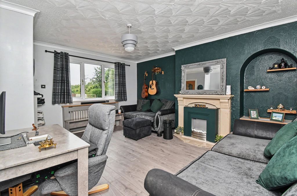 Property photo 2 of 12 Lounge Angle 1
