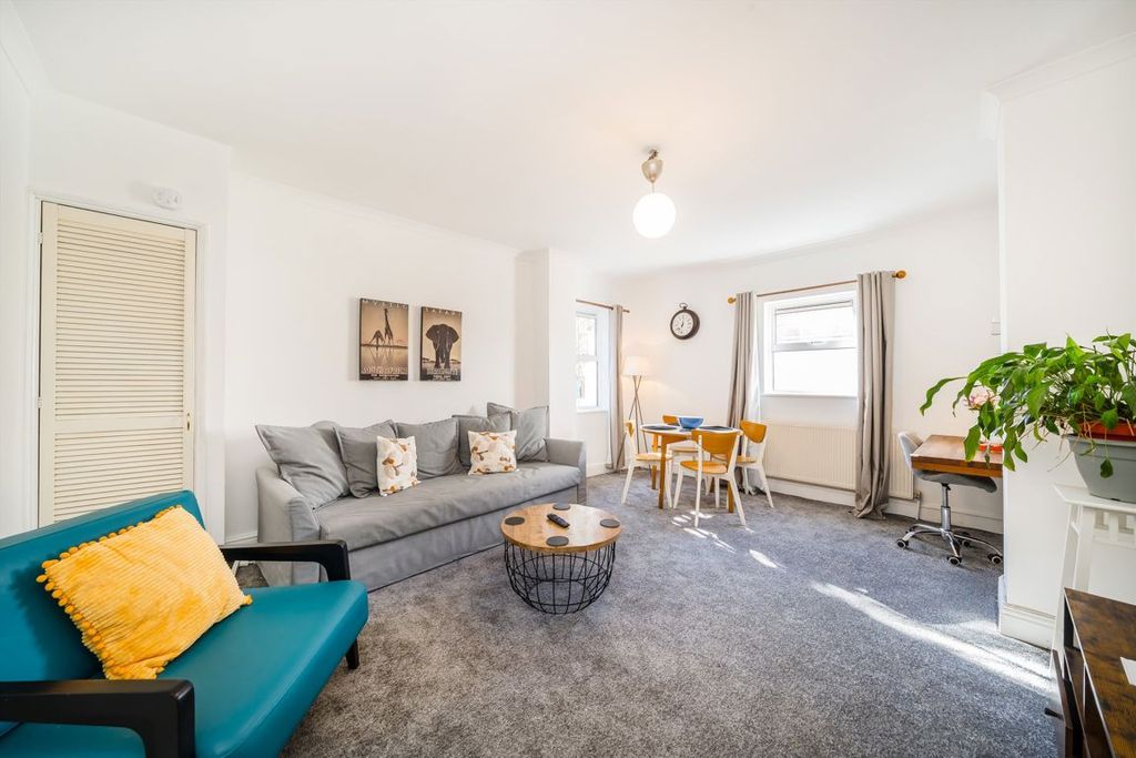 Property photo 2 of 6