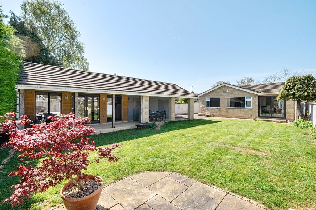 Property photo 2 of 21 1450425-19-69E9Fc4643746