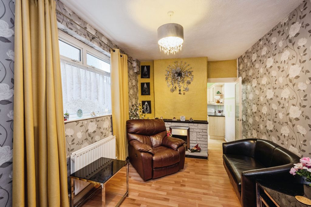 Property photo 3 of 17 Photography