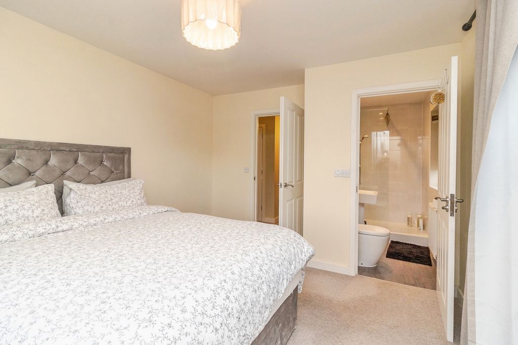 Property photo 3 of 19 Pbox-Img.Jpg