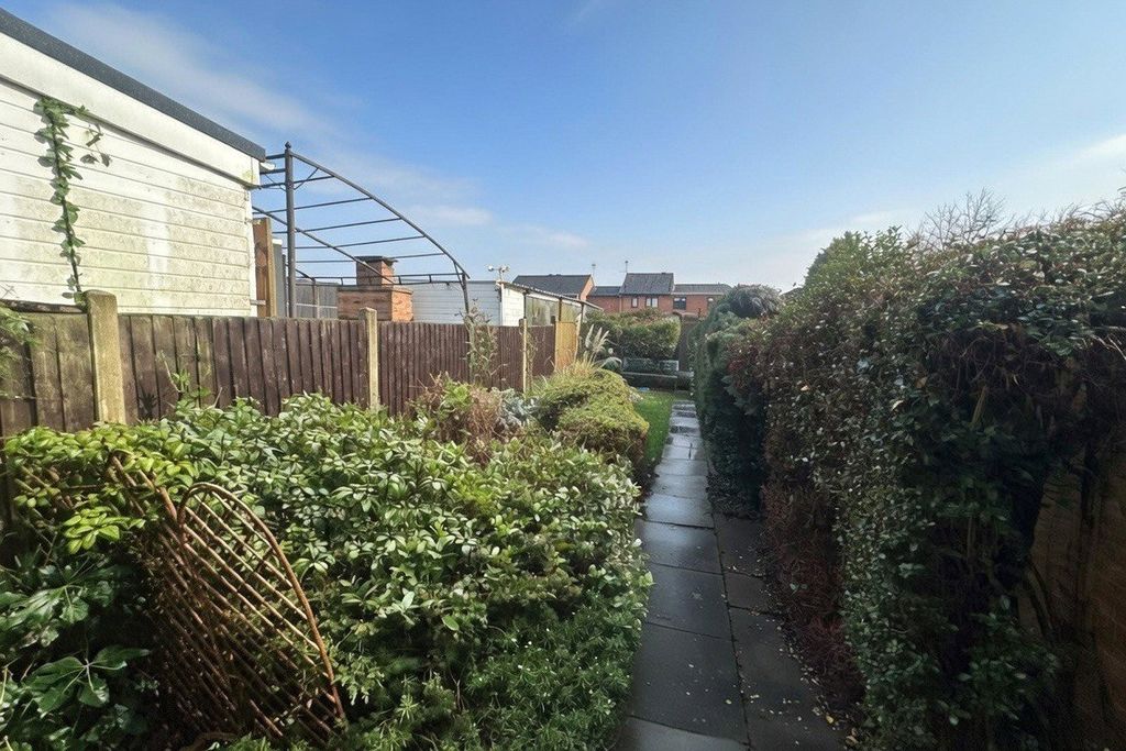 Property photo 3 of 11 Picture No. 17