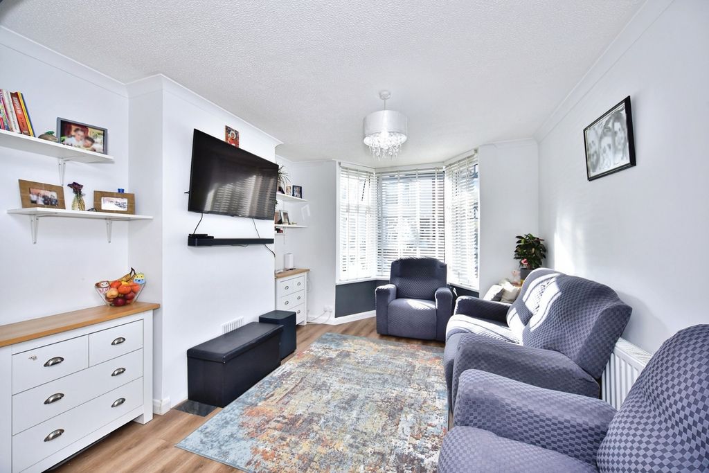 Property photo 2 of 20 Pbox-Img.Jpg