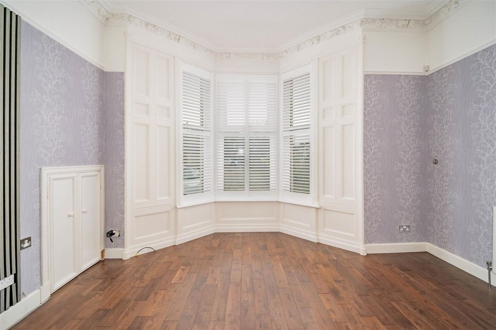 Property photo 3 of 43 281 Strathmartine Road Dundee-8.Jpg