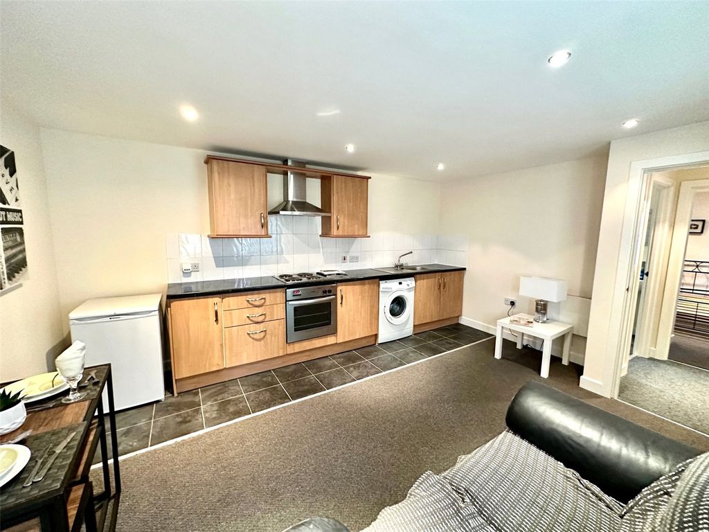 Property photo 3 of 7 Kitchen