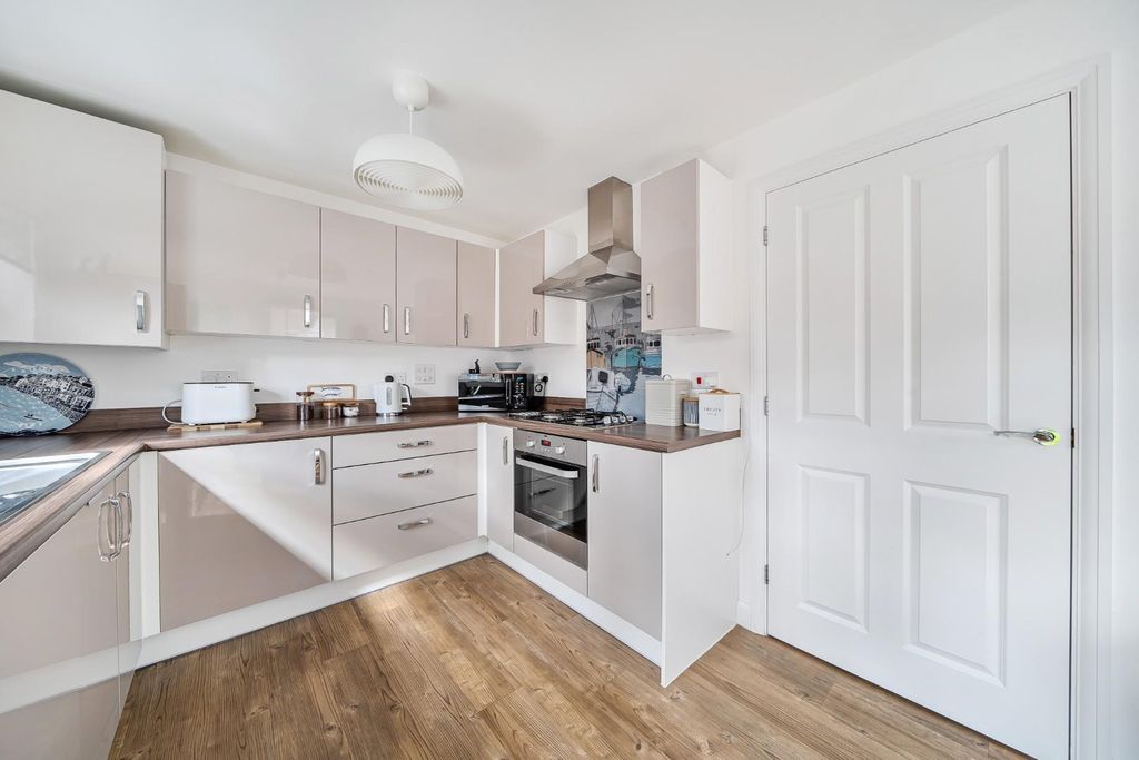 Property photo 3 of 14 1-69d4Df7Eb7001-1436326-14-69ce7Fb1Ed09d-1.Jpg