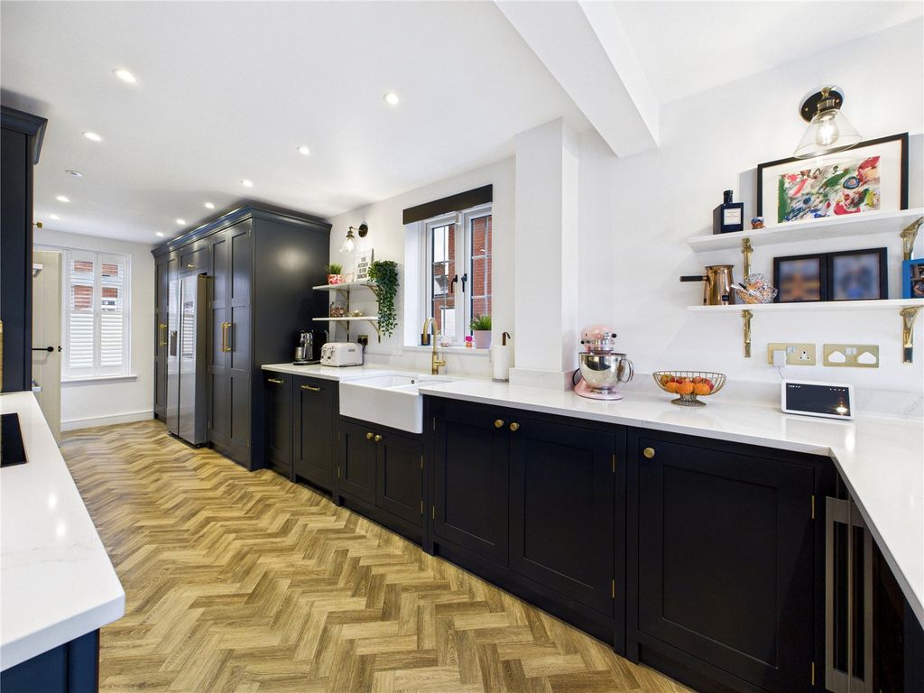 Property photo 3 of 27 Picture 3