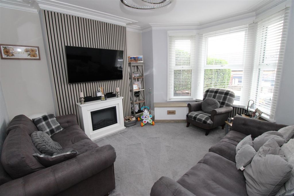 Property photo 3 of 27