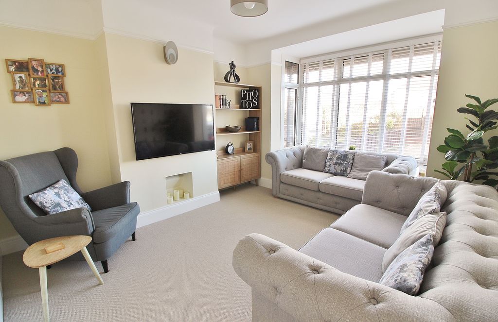 Property photo 3 of 19