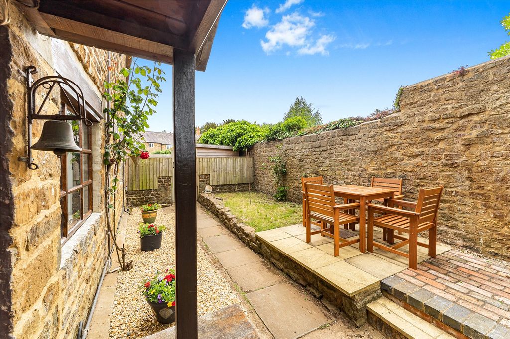 Property photo 2 of 16 Picture No. 20